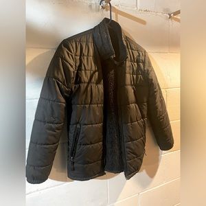 Reversible black north face coat. Perfect staple for chilly weather.